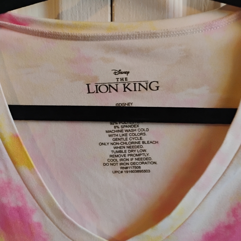 Lion King Hakuna Matata Tie-Dye T-Shirt - Picture 4 of 9